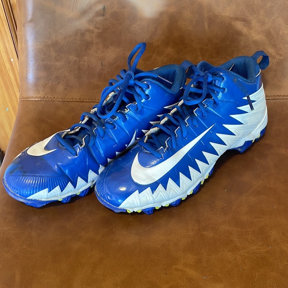 Nike cleats - Picture 3 of 8